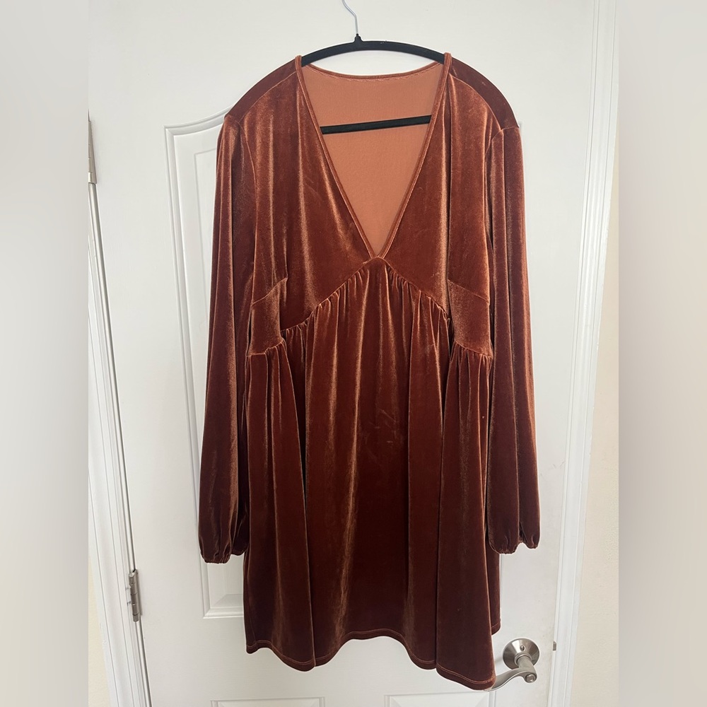 HALARA Velvet Long Sleeve Dress in Warm Brown